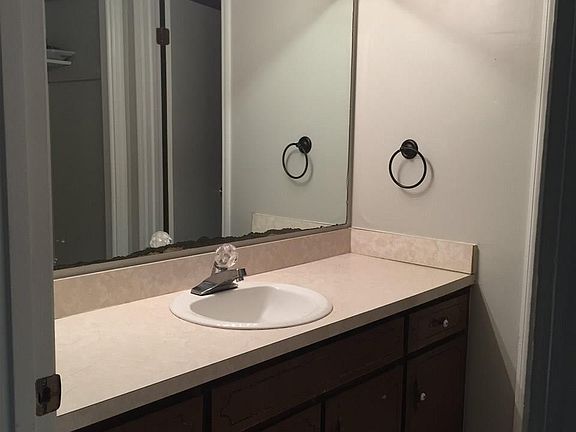 5th image of 9650 Hillview Dr APT 3