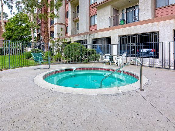 4th image of 5980 Dandridge Ln Unit 229