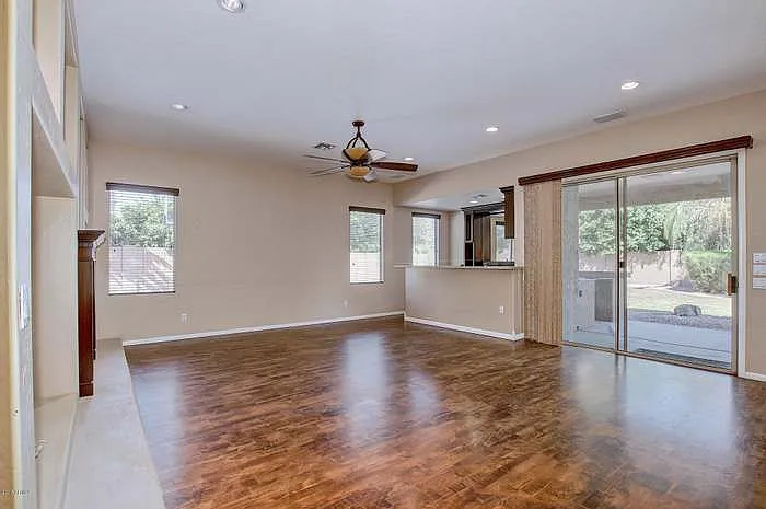 562 N Danielson Way — Photo 11
