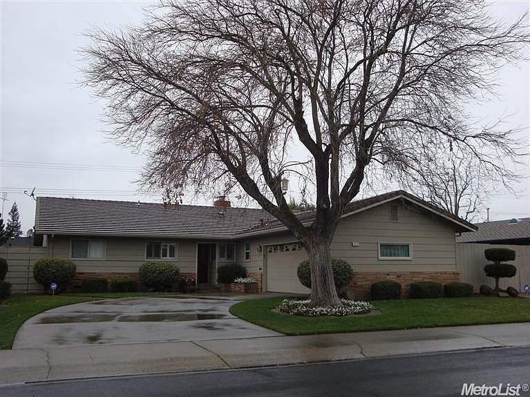 1st image of 1115 Green Oaks Way