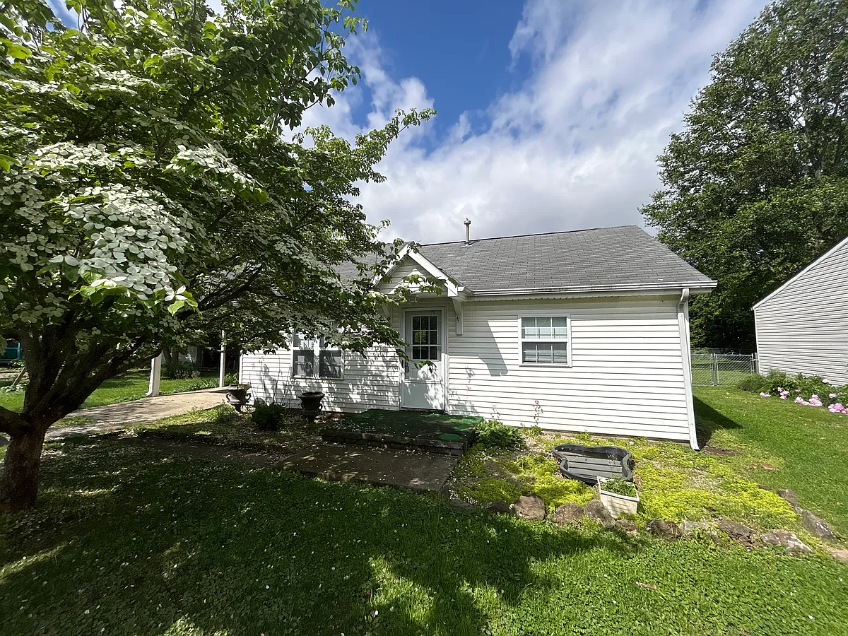 Building Photo - 818 Fairview Dr