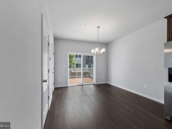 4th image of 9114 Fox Stream Way