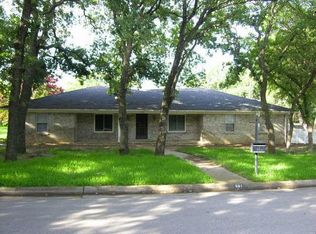 901 Oakwood Ave, Hurst, TX 76053