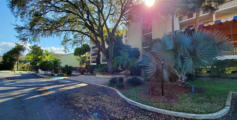 1st image of 406 Tarpon Poin #406
