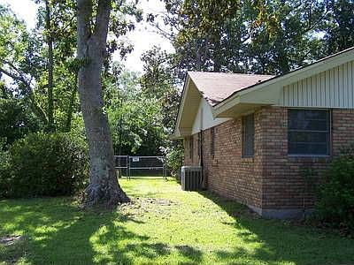 5th image of 107 Marilyn Dr