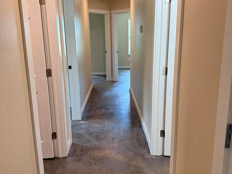 211 W Sunrise St #A — Photo 4