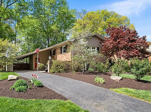 8408 Brewster Dr Photo 1