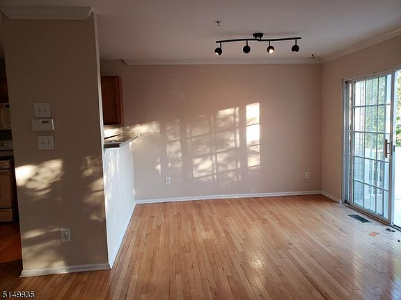 5th image of 166 Vista Ter