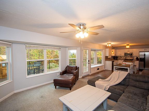 4th image of 1209 E Glen Echo Ln