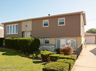 5839 Essex Rd, Oak Forest, IL 60452