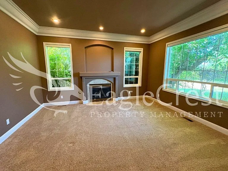 44 Vinehill Dr — Photo 26