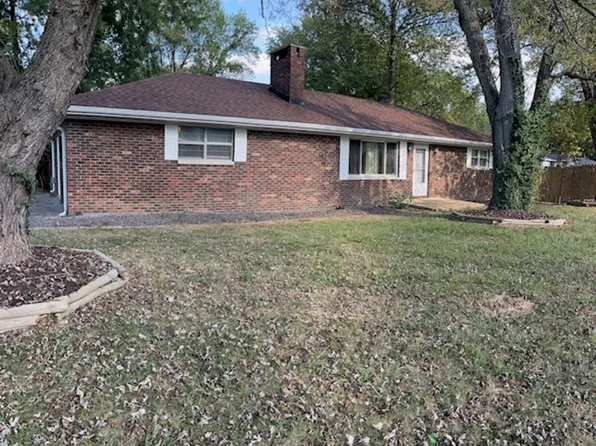 2 Howard Dr, Belleville, IL 62223