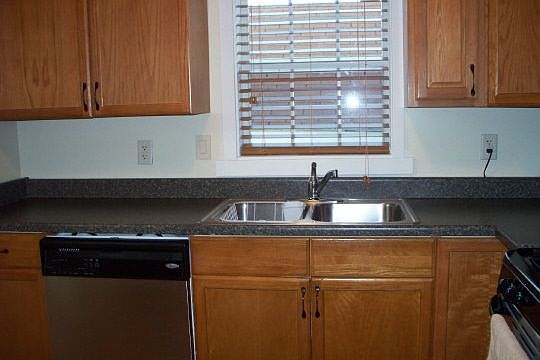5th image of 5527 East Dr