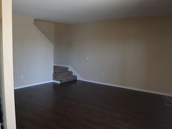 3rd image of 3454 Castle Glen Dr Unit 101