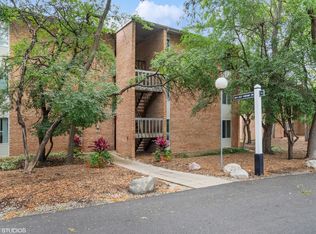 1601 Fairway Dr APT 2G, Lisle, IL 60532