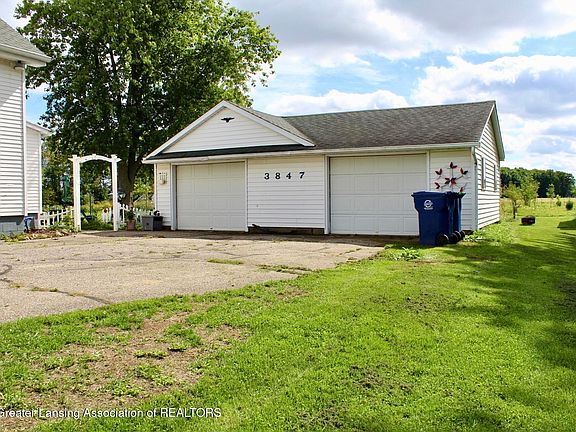 4th image of 3847 Peet Rd