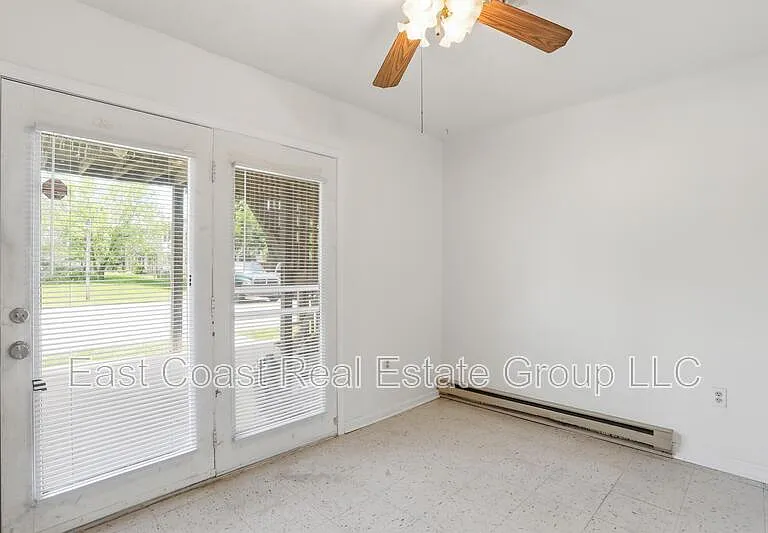 427 N Western Ave — Photo 18