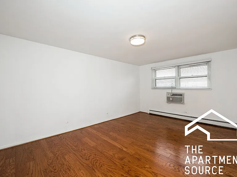 8644 Skokie Blvd #303 — Photo 9