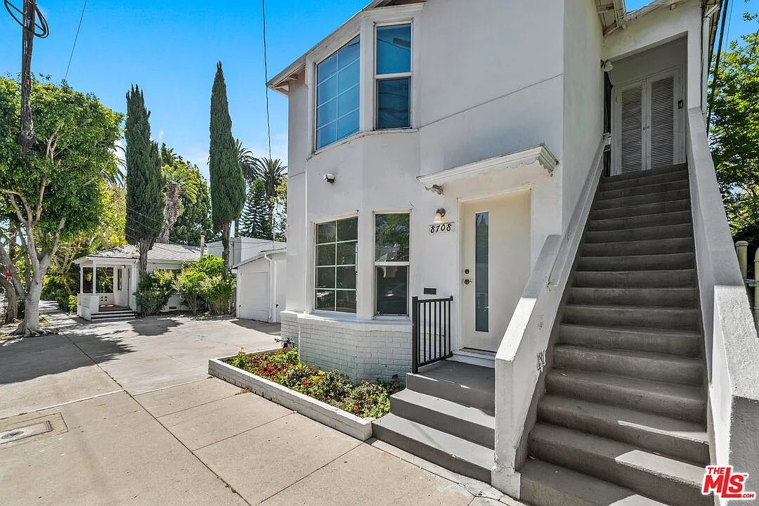 1 bed, 1.0 bath, $3,100 — Photo 2