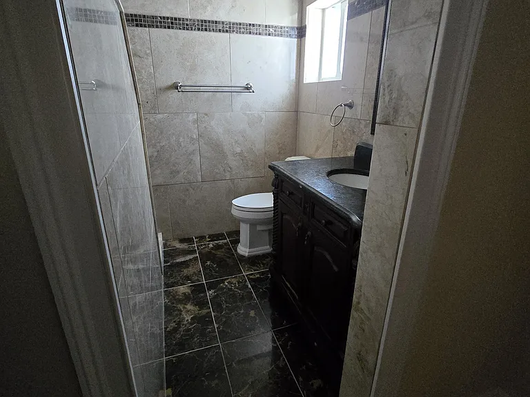 F Ave — Photo 3