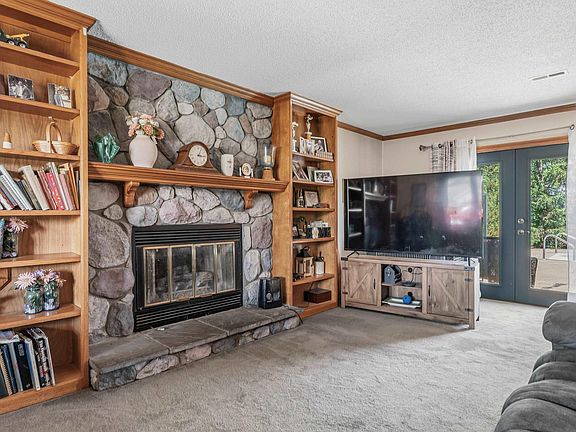 5th image of 609 Woodland Springs Pl