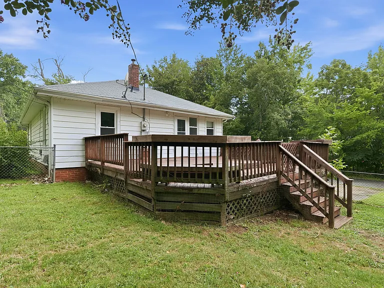 3629 Pleasant Garden Rd — Photo 29