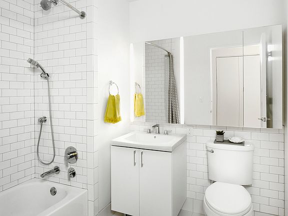 5th image of 70 Pine St APT 1422