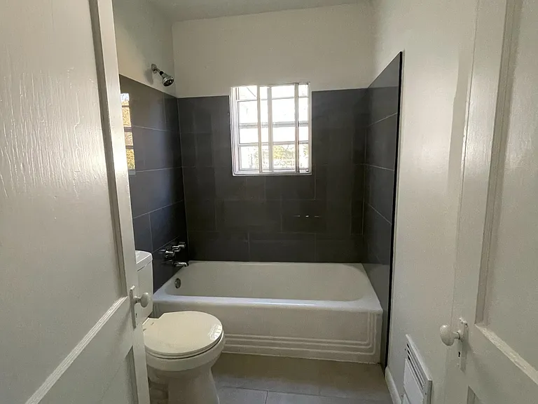 605 W 26th Ave — Photo 8