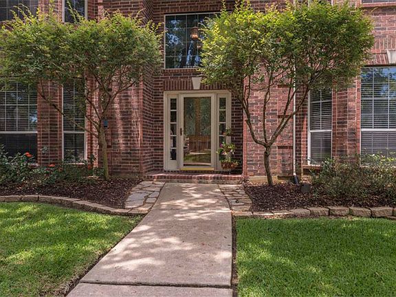 2nd image of 2420 Sawgrass Ct