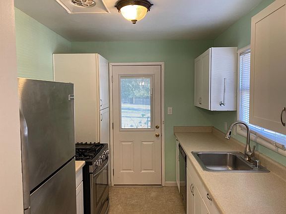 5th image of 155 Villa Ave APT 4