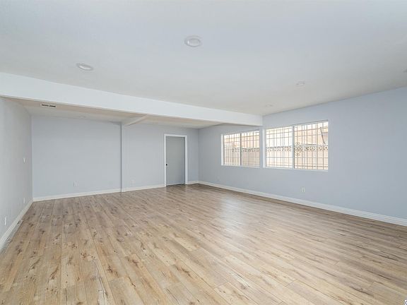 3rd image of 8215 Greenbush Ave