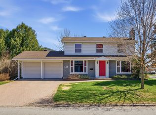 46 Seymour Ave, Ottawa, ON K2E 6P2