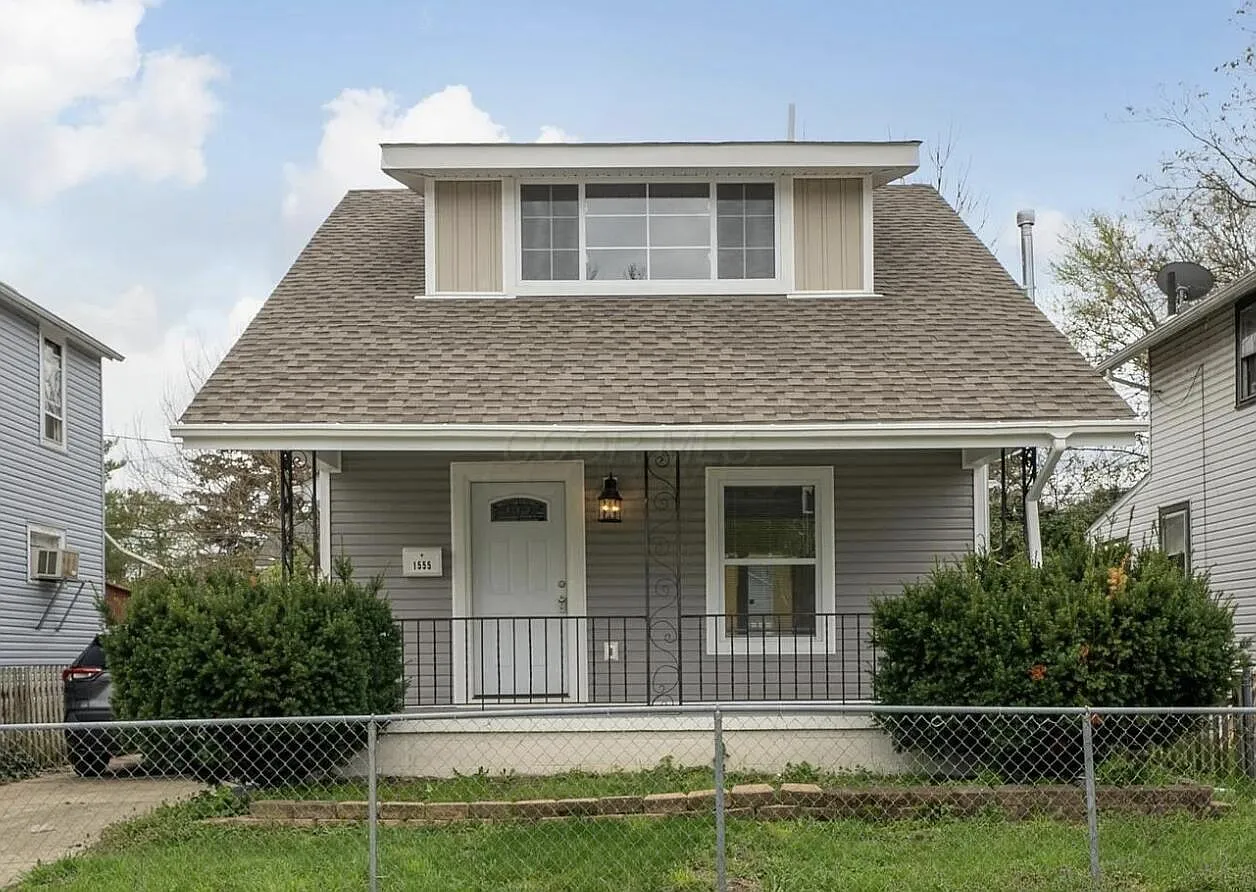 1555 Myrtle Ave photo 1