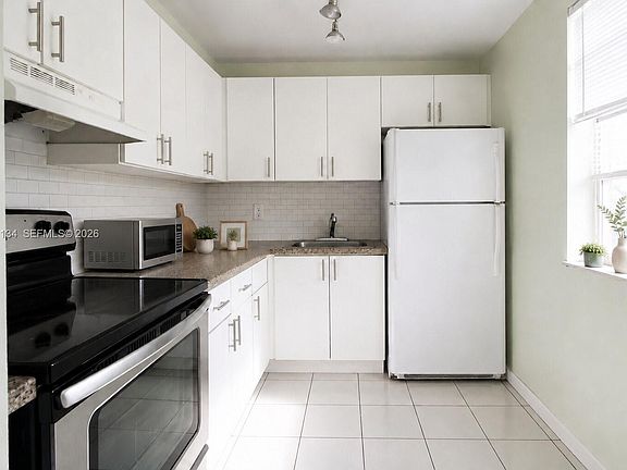 5th image of 301 NW 177th St APT 141
