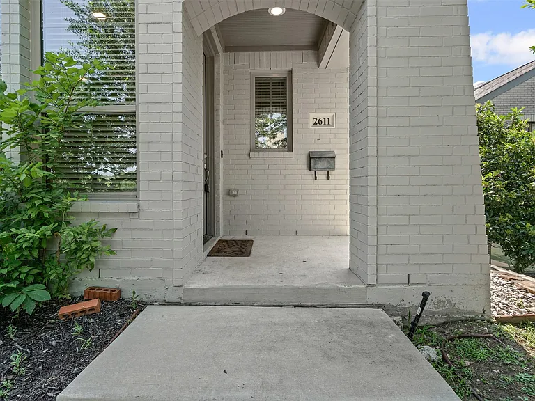 2611 McCart Ave — Photo 27