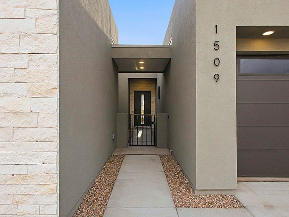 3rd image of 1509 Aztec Moon Ct SE
