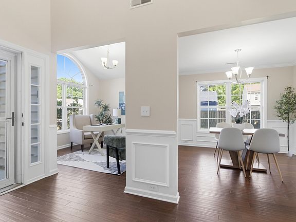 4th image of 115 Thousand Oaks Cir