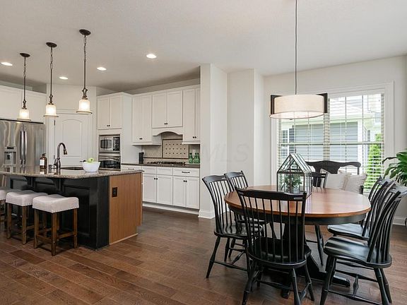 5th image of 7432 New Albany Links Dr