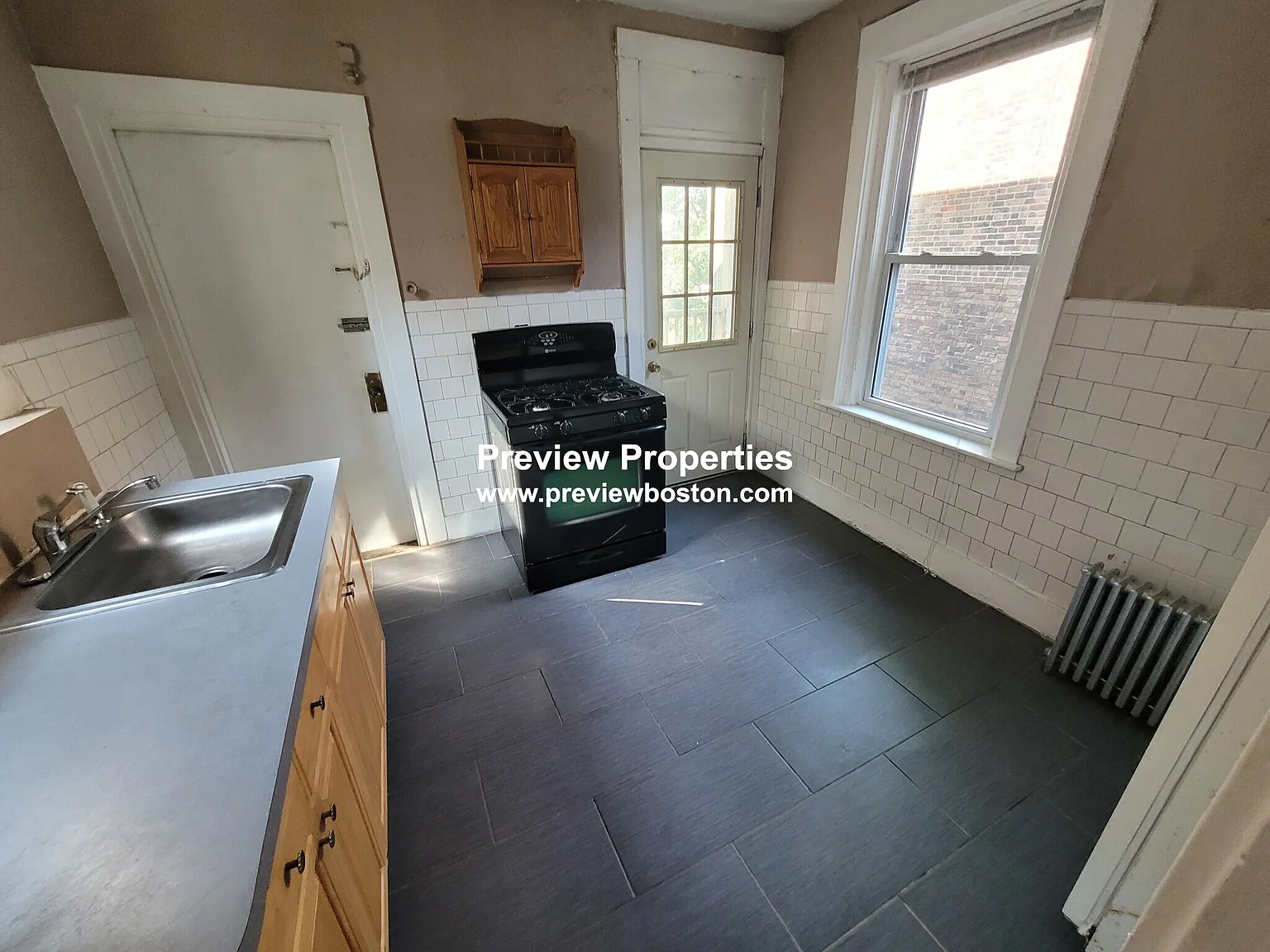 3 bed, 1.0 bath, $3,400 — Photo 3
