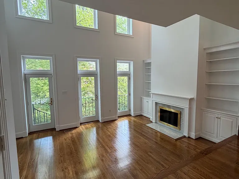 3925 Georgetown Ct NW — Photo 3