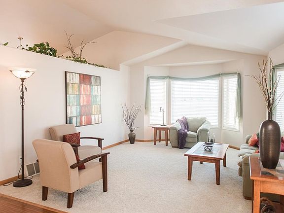 2nd image of 21 Trumpet Ct