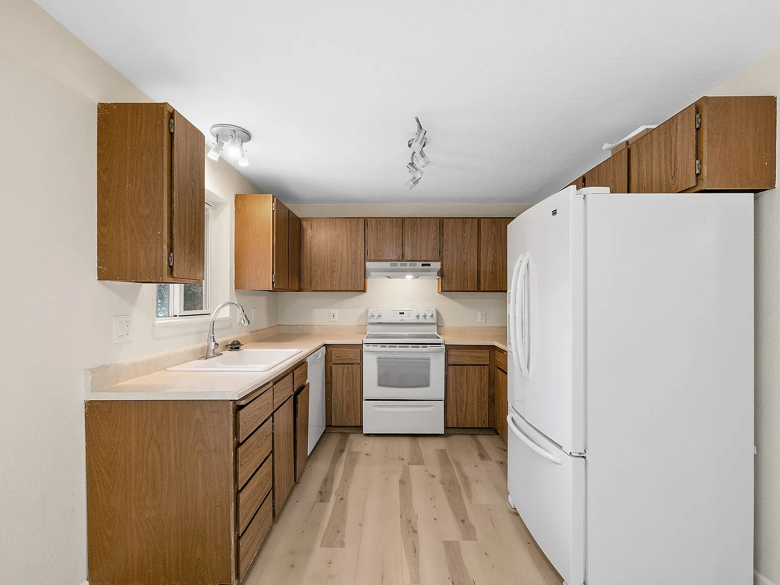 3 bed, 1488 sqft, $3,000 — Photo 2