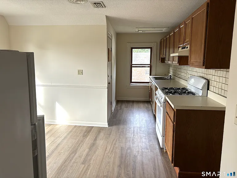 1310 Stanley St #3 — Photo 6