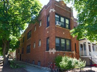 2253 W Cornelia Ave #1, Chicago, IL 60618