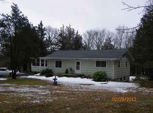 11 Goldstein Rd, Griswold, CT 06351