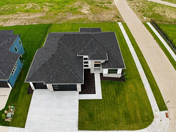 3rd image of 5620 N 212th St