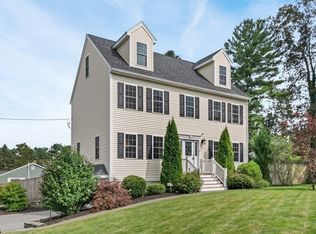 3 Crawford Dr, Tewksbury, MA 01876