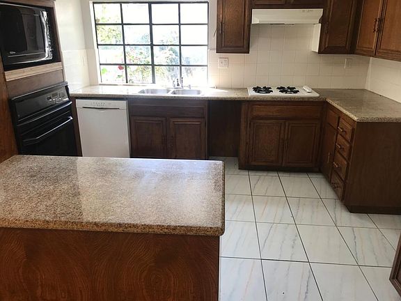 2nd image of 457 Las Palomas Dr