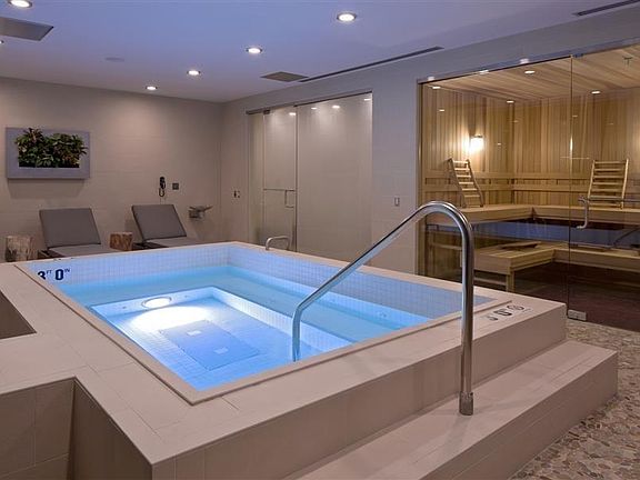 5th image of 440 N Orleans St #1006