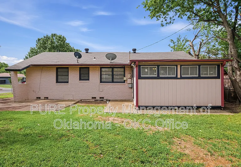 1301 NW 102nd St — Photo 16